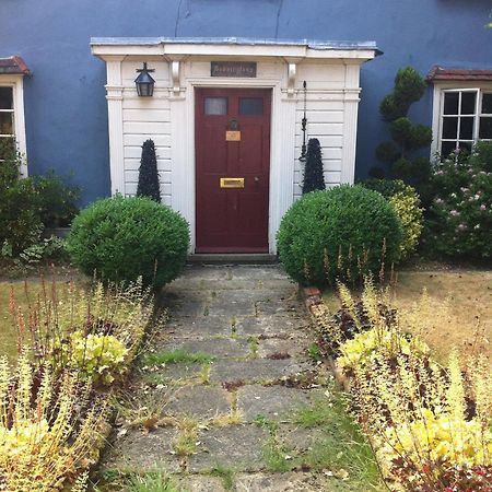 Bonningtons Stansted Self Catering Hotel Stansted Mountfitchet Exterior foto